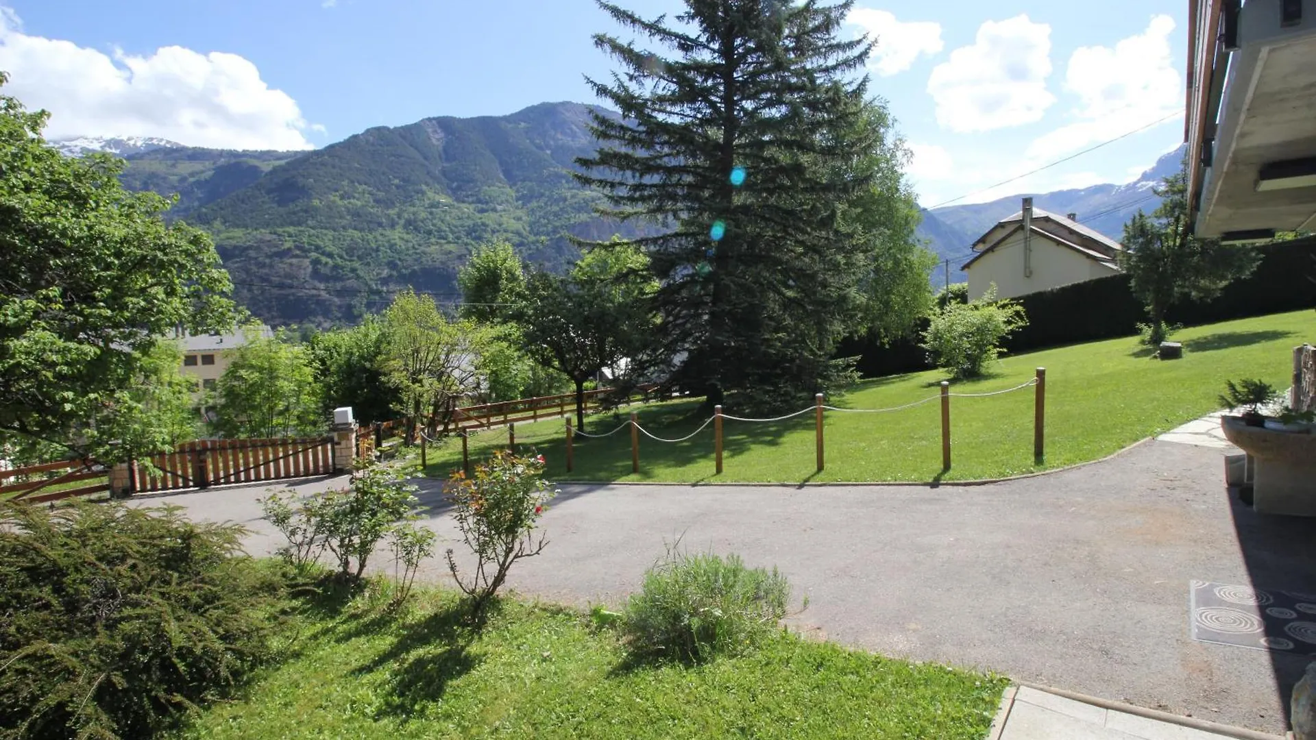 Holiday home Chalet Les Aubarettes Le Bourg-d'Oisans
