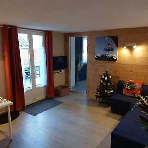 Au Pied Des Montagnes Apartment
