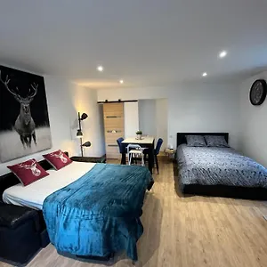 La Croisee Des Chemins Apartment